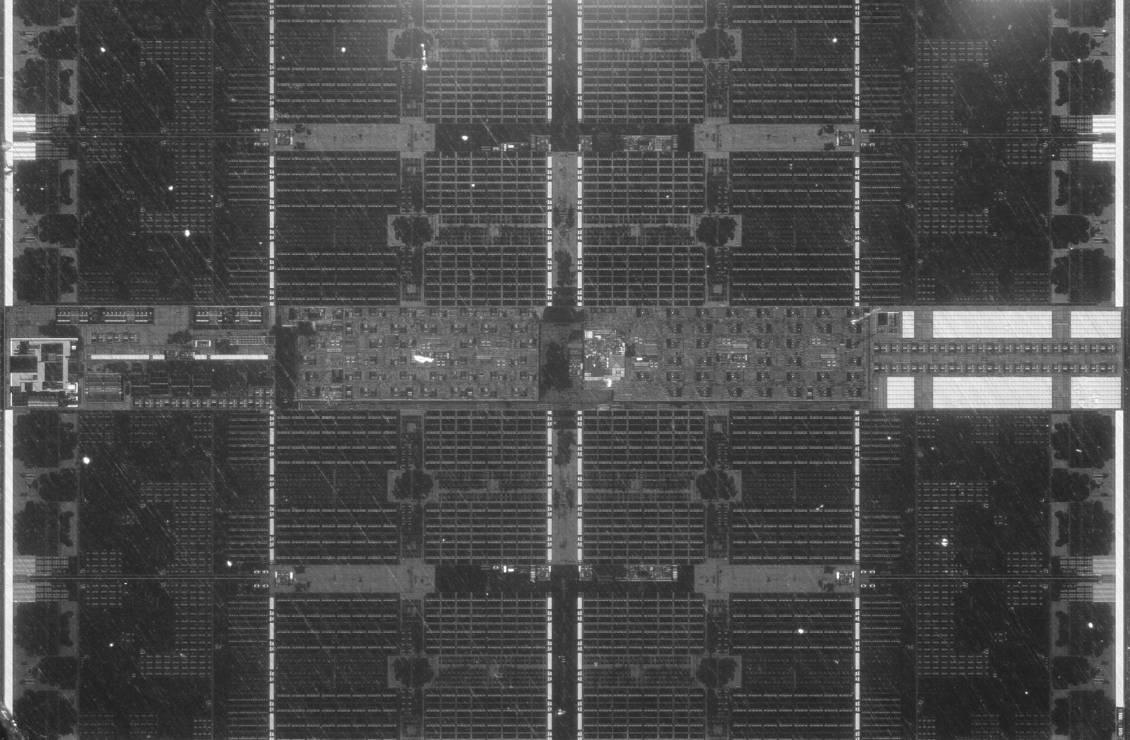 Infrared photograph of a processor die, its cores laid out in a symmetric grid like a city seen from above.
